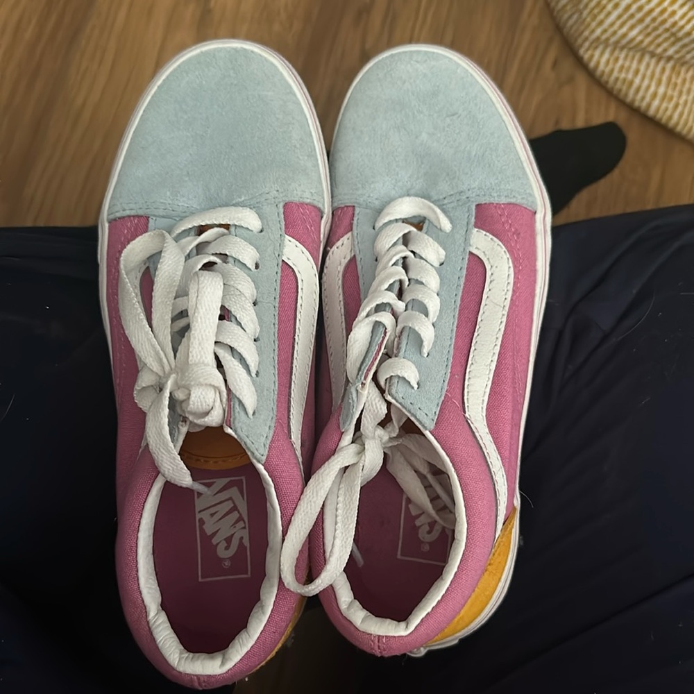 Vans size 4